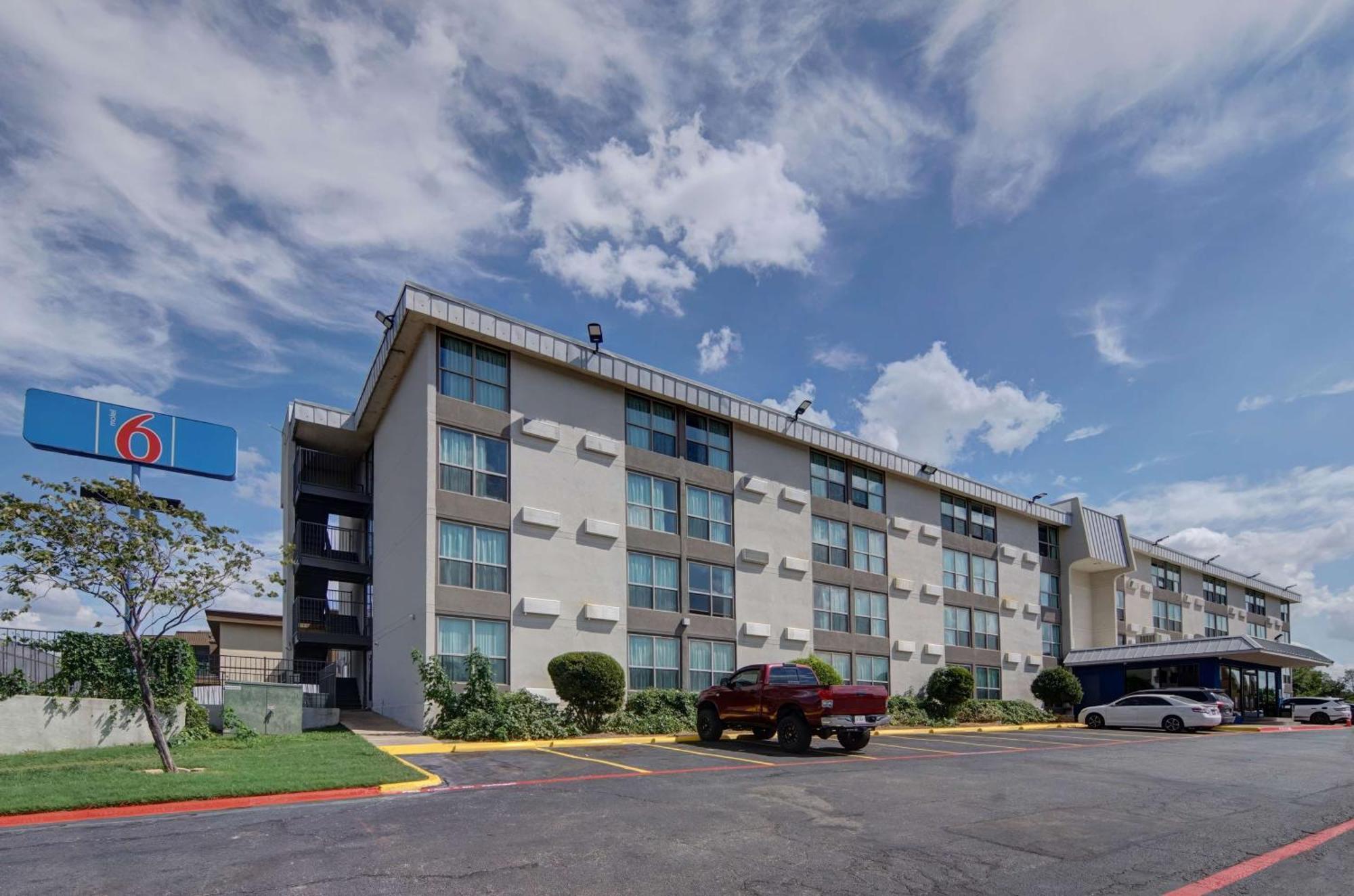Motel 6-Fort Worth, Tx - Downtown East Zewnętrze zdjęcie